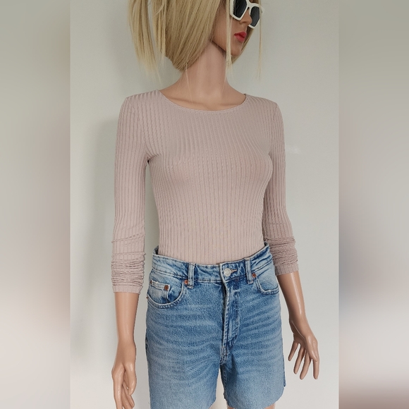 FOREVER 21 BEIGE RIBBED STRETCHY CREW NECK BODYSUIT NWOT SMALL - Picture 1 of 8